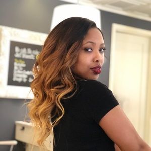 Meet your Posher, Lyndasia